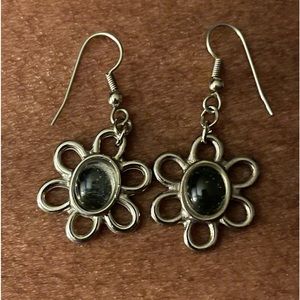 Beautiful flower silver tone and glass stone earrings with wire